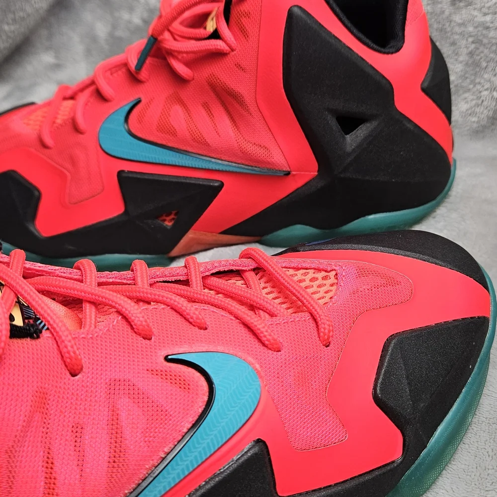 Nike LeBron 11 “Miami Nights” Crimson/Teal Youth 7Y / Women’s 8 (621712-601)